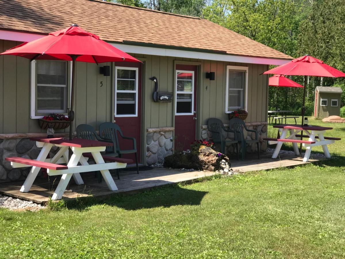 Cedar Ridge Cabins Honor Εξωτερικό φωτογραφία