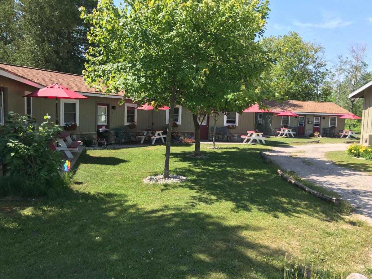 Cedar Ridge Cabins Honor Εξωτερικό φωτογραφία
