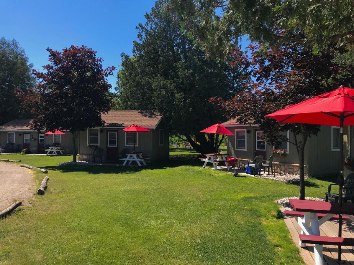 Cedar Ridge Cabins Honor Εξωτερικό φωτογραφία