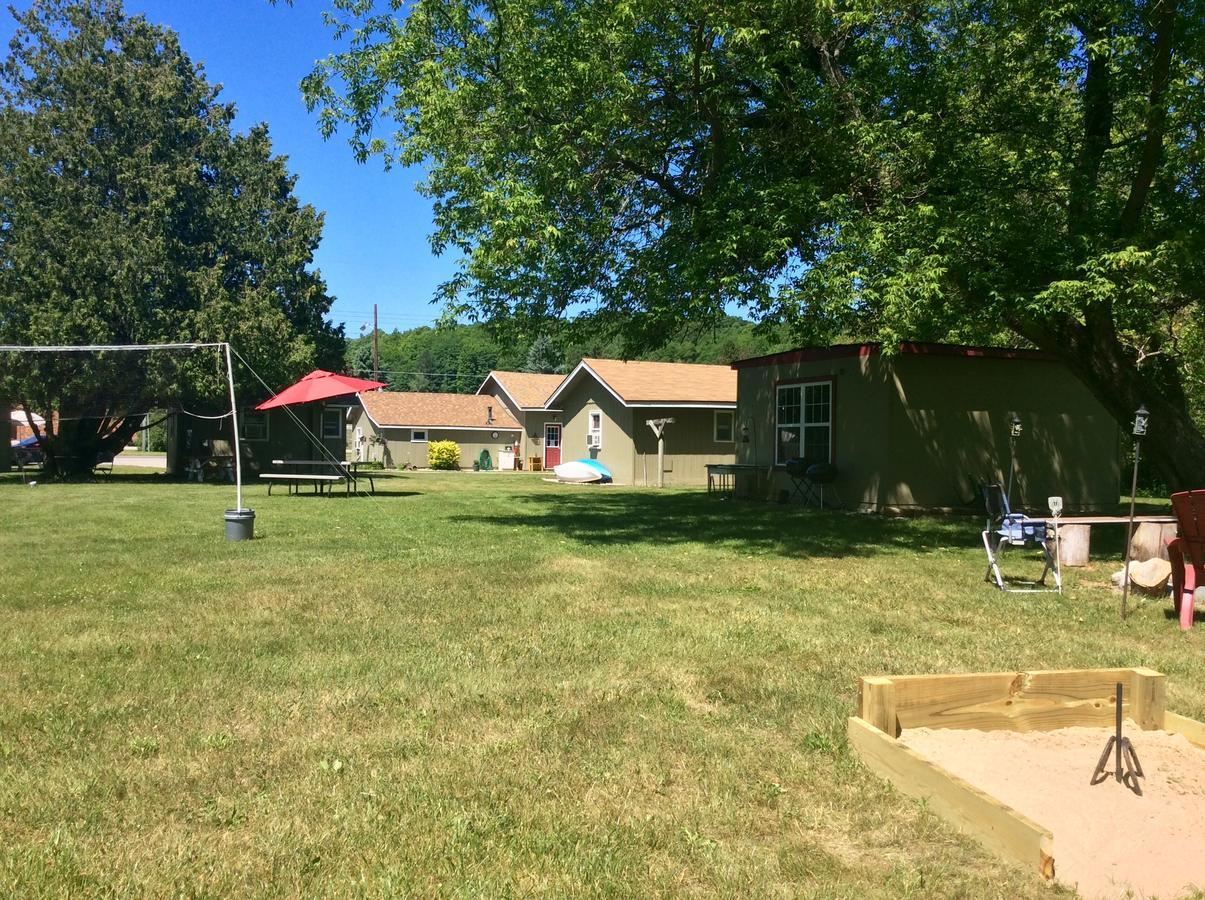 Cedar Ridge Cabins Honor Εξωτερικό φωτογραφία