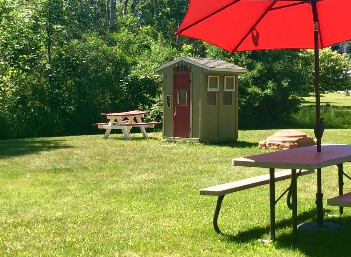 Cedar Ridge Cabins Honor Εξωτερικό φωτογραφία