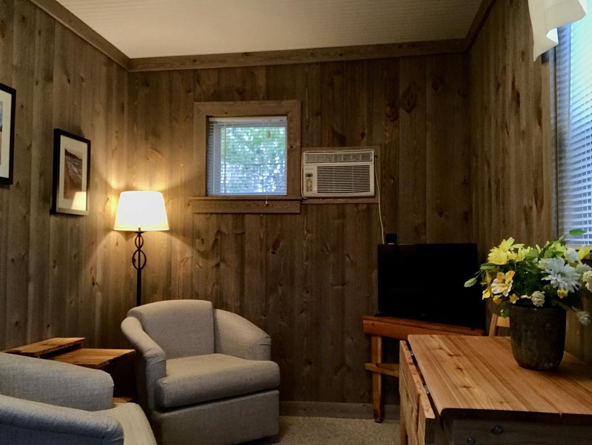 Cedar Ridge Cabins Honor Εξωτερικό φωτογραφία